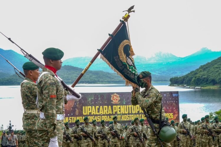 Pangkostrad Tutup Latihan Standardisasi Prajurit Kostrad Cakra XVII