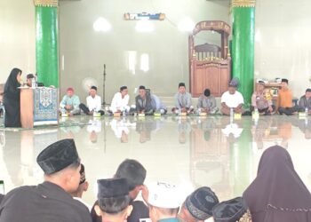 Kapolsek Bonggo Hadiri Peringatan Isra Mi’raj Nabi Muhammad SAW di Kampung Kiren