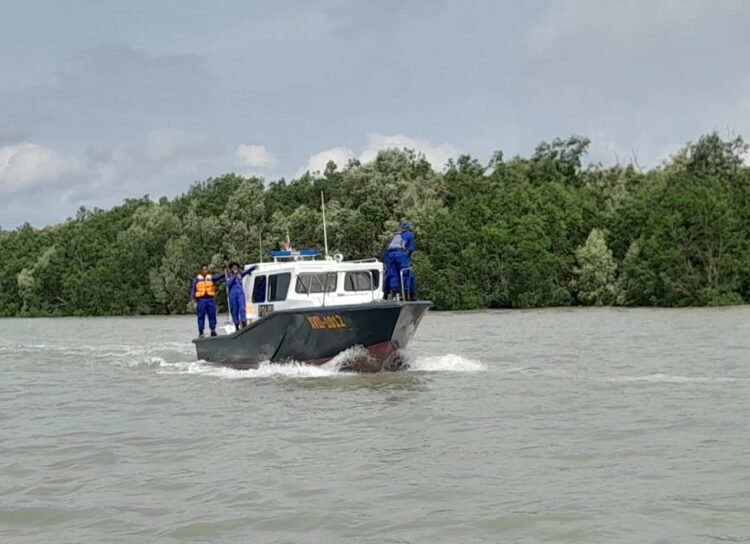 Hari Ketiga Operasi Gabungan, Pencarian 6 ABK KM Bintang Laut Terkendala Cuaca Buruk
