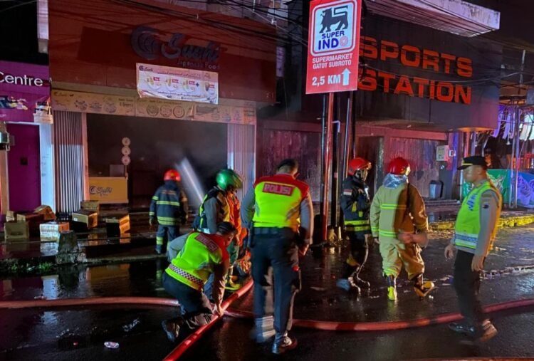 Polresta Cilacap Sigap Amankan Kebakaran Pusat Perbelanjaan, Evakuasi Warga Hingga Pengamanan Aset