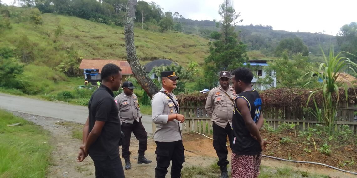 Respon Cepat Kapolsek Karubaga Redam Rencana Pemalangan Jalan di Desa Kimibur