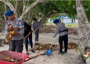 Satpolairud Polres Sarmi Laksanakan Sambang Nusa Presisi dan Program ASRI di Pulau Terluar Liki