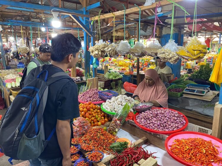 Satgas Pangan Polresta Jayapura Kota Pantau Harga Bawang dan Cabai di Pasar Hamadi