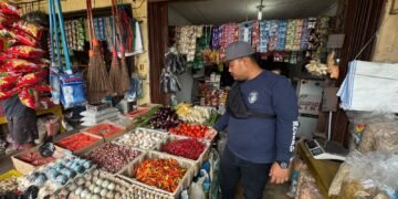 Polres Jayawijaya Pantau Harga Beras di Retail Modern dan Pasar Pootikelek