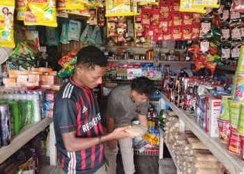 Polres Mamberamo Tengah Lakukan Pengecekan Harga Beras di Pasar Central Kobakma