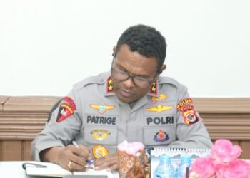 Kapolda Papua Terima Aspirasi Ondofolo Yobeh, Siap Bantu Perbaikan Jembatan dan Dukung Festival Kampung