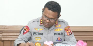 Kapolda Papua Terima Aspirasi Ondofolo Yobeh, Siap Bantu Perbaikan Jembatan dan Dukung Festival Kampung