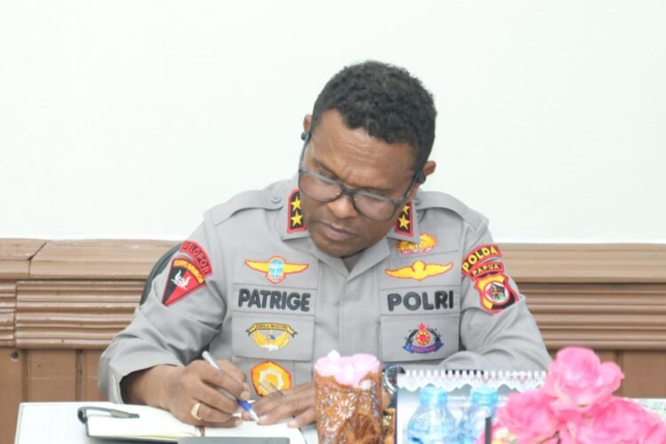 Kapolda Papua Terima Aspirasi Ondofolo Yobeh, Siap Bantu Perbaikan Jembatan dan Dukung Festival Kampung