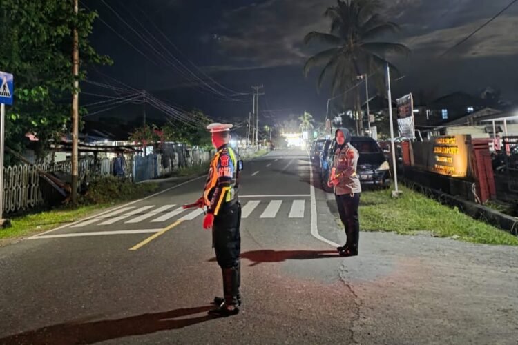 Satlantas Polres Sarmi Pastikan Ibadah Kamis Putih Berjalan Aman dan Lalu Lintas Terkendali