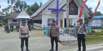 Ibadah Minggu Paskah di Waropen Berlangsung Khidmat, Kapolres Waropen Pastikan Keamanan dan Kelancaran