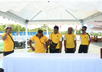 Jelang Peresmian, Personel Polda Papua Bersihkan dan Geladi Gedung Gereja Terang Bhara Daksa