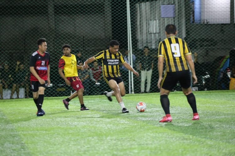 Pererat Sinergitas Melalui Olahraga, Tim Minisoccer Polda Papua Taklukkan Pertamina Patra Niaga dalam Laga Persahabatan