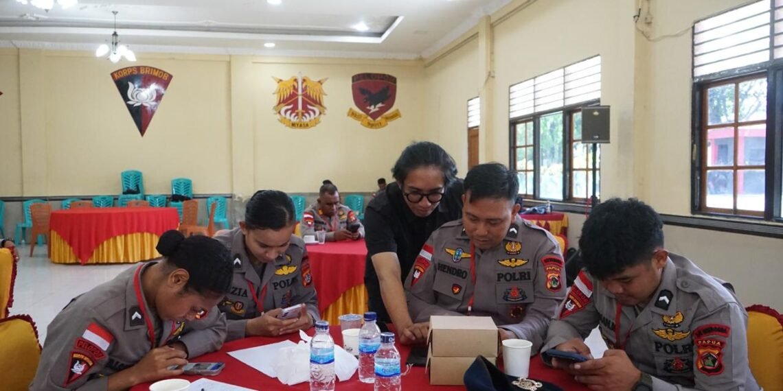 Perkuat Kemampuan Komunikasi Publik, Satbrimob Polda Papua Buka Pelatihan Kehumasan Polri 2026