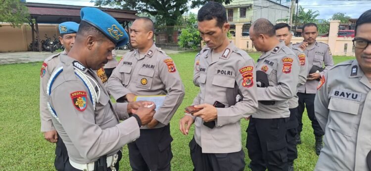 Penegakan Disiplin Internal, Bidpropam Polda Papua Laksanakan Gaktibplin dan Sosialisasi di Polres Jayapura dan KP3 Udara Sentani
