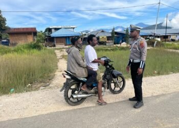 Sat Lantas Mamberamo Tengah Gelar Strong Point Pagi, Utamakan Teguran Humanis bagi Pelanggar