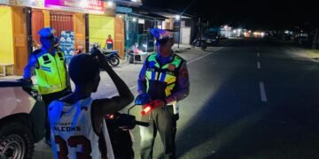 Patroli Blue Light Malam Minggu, Satlantas Polres Waropen Perkuat Keamanan dan Ketertiban Lalu Lintas