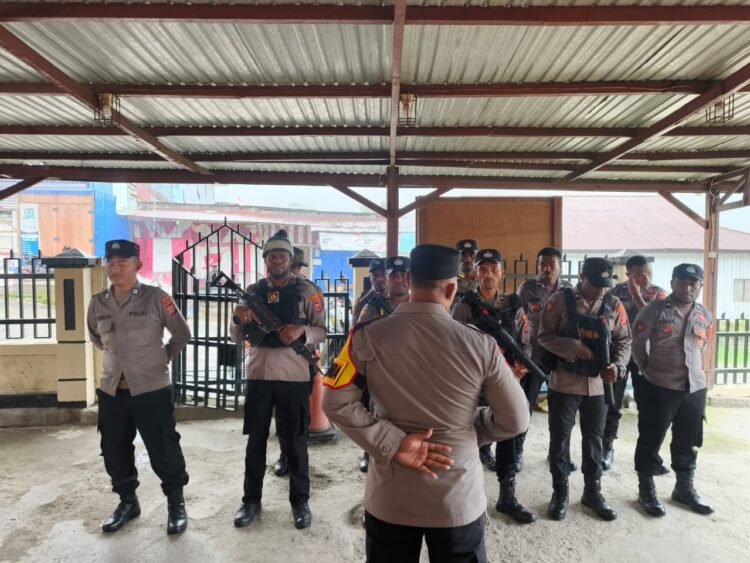 Polres Tolikara Gelar Patroli Minggu Pagi, Jaga Keamanan dan Kenyamanan Warga Beribadah