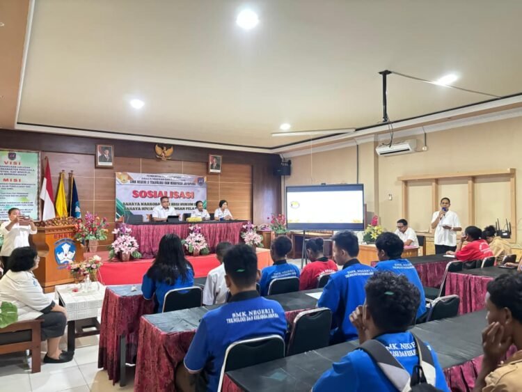 Sat Resnarkoba Polresta Jayapura Kota Edukasi Pelajar SMK Negeri 3 tentang Bahaya Narkoba dan Miras 