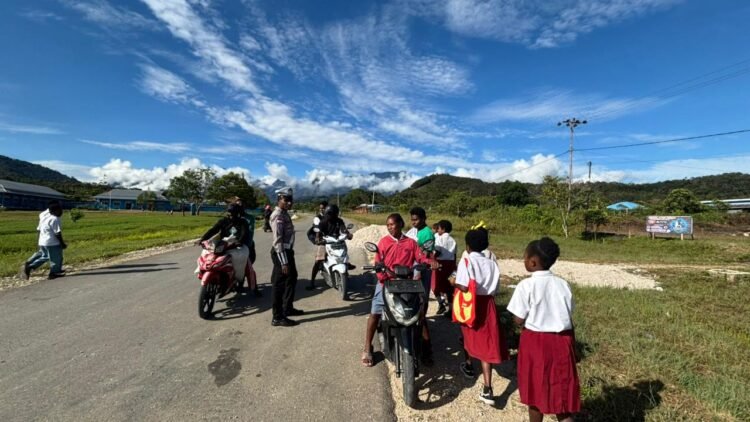 Satlantas Mamberamo Tengah Edukasi Pengendara, Pelanggaran Masih Ditemukan
