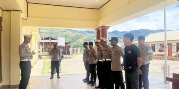 Hadir di Tengah Jemaat, Polisi Amankan Ibadah Minggu di Karubaga