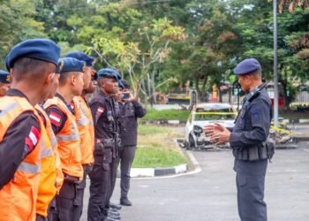 Satbrimob Polda Papua Laksanakan Pembersihan dan Pemulihan Stadion Lukas Enembe 