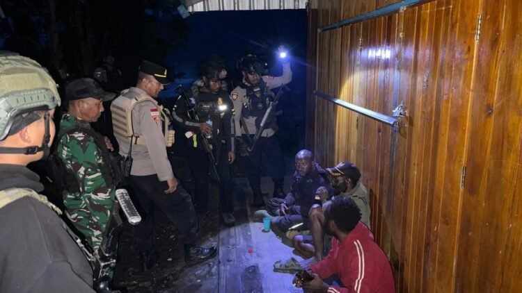 Sinergitas TNI-Polri Perkuat Patroli Gabungan, Jaga Kondusivitas Kamtibmas di Puncak Jaya