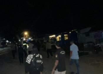 Patroli Malam Humanis, Regu Siaga II Polres Tolikara Perkuat Kamtibmas di Kota Karubaga 