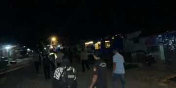 Patroli Malam Humanis, Regu Siaga II Polres Tolikara Perkuat Kamtibmas di Kota Karubaga 