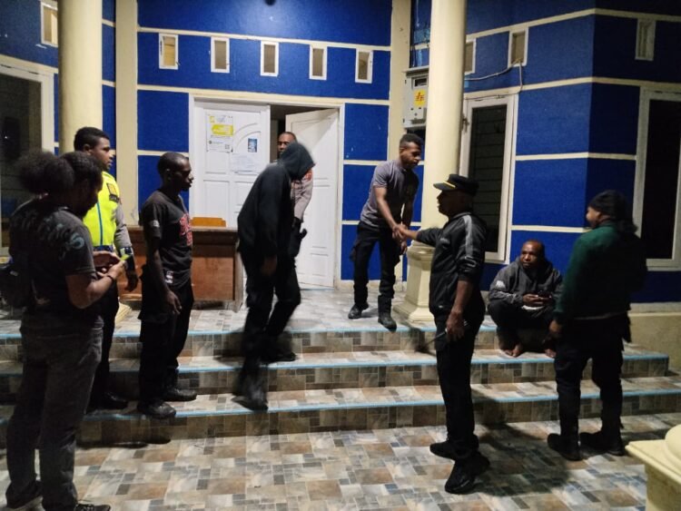 Patroli dan Pengecekan Personel, Polres Mamberamo Tengah Pastikan Situasi Kamtibmas Tetap Kondusif