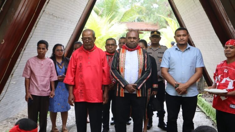 Wakili Kapolres Sarmi, Kabag Log Hadiri Perayaan HUT Pattimura ke-209 di Tafarewar Beach