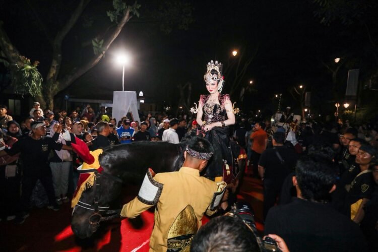 Kirab Milangkala Tatar Sunda, Nuansa Budaya Semarakkan Bandung