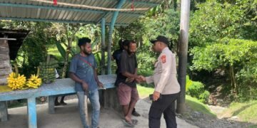 Kapolsek Kelila Pimpin Giat Sambang, Polisi Dekatkan Diri dengan Warga Pasar Distrik Kelila
