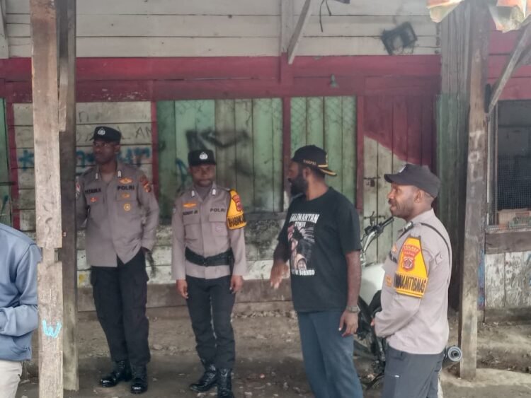 Sat Binmas Polres Tolikara Sambangi Pangkalan Ojek di Desa Ampera, Perkuat Kemitraan dan Keselamatan Berkendara