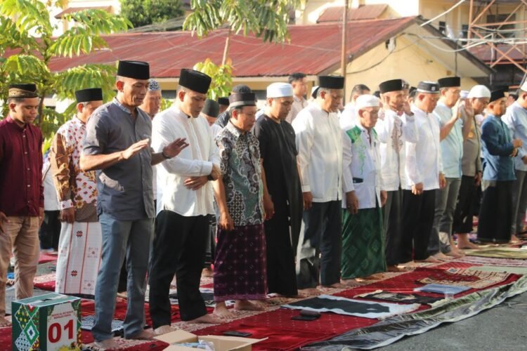 Polda Papua Rayakan Idul Adha Bersama Masyarakat, Tebarkan Semangat Pengorbanan dan Kepedulian