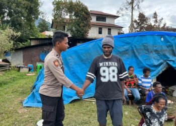 Pendekatan Humanis Sat Binmas Polres Tolikara Hadirkan Rasa Aman di Tengah Masyarakat 