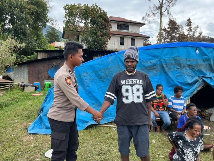 Pendekatan Humanis Sat Binmas Polres Tolikara Hadirkan Rasa Aman di Tengah Masyarakat