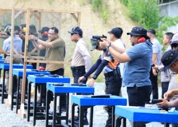 Kapolda Papua Tinjau Latihan Menembak Presisi 20 Meter, Tingkatkan Profesionalisme dan Kemampuan Personel