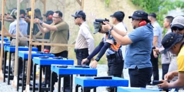 Kapolda Papua Tinjau Latihan Menembak Presisi 20 Meter, Tingkatkan Profesionalisme dan Kemampuan Personel 