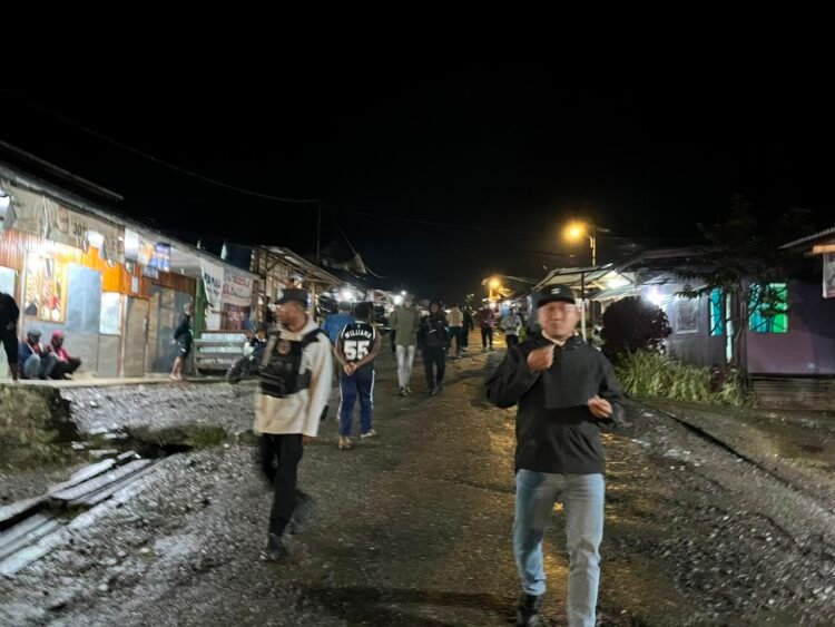 Patroli Malam Polres Tolikara Perkuat Rasa Aman Warga di Karubaga