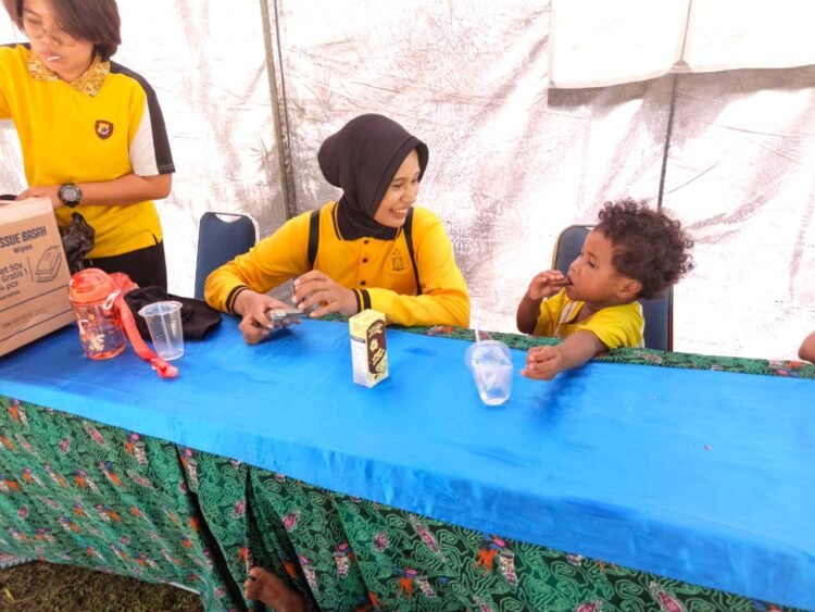 Pulihkan Keceriaan Anak-Anak Pengungsi, Polwan Polres Biak Numfor Gelar Trauma Healing