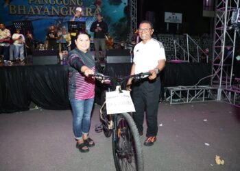 Panggung Prajurit Bhayangkara Meriahkan Hari Bhayangkara Ke-80, Perkuat Kebersamaan Keluarga Besar Polda Papua