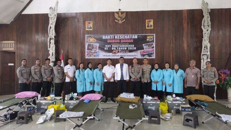 Polres Asmat Sumbangkan 23 Kantong Darah dalam Bakti Kesehatan Hari Bhayangkara ke-80