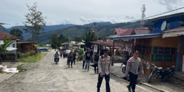 Hadir Beri Rasa Aman, Polres Tolikara Amankan Ibadah Minggu dan Gelar Patroli Kota Karubaga