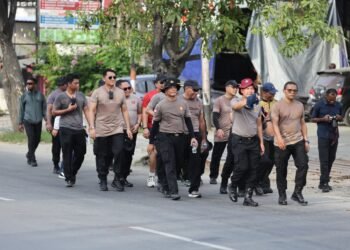 ‎Kapolda Papua Pimpin Jalan Santai, Tekankan Pentingnya Kebugaran untuk Mendukung Tugas Kepolisian
