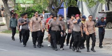 ‎Kapolda Papua Pimpin Jalan Santai, Tekankan Pentingnya Kebugaran untuk Mendukung Tugas Kepolisian