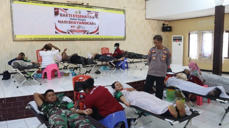 ‎Aksi Donor Darah Hari Bhayangkara ke-80 di Biak, Terkumpul 67 Kantong Darah