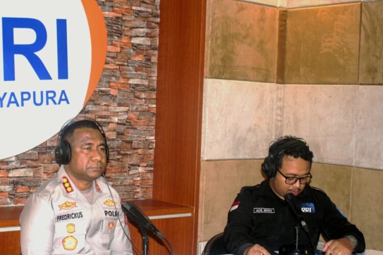 Polisi Menyapa di RRI Jayapura, Kapolresta Ajak Warga Jaga Kamtibmas di Tengah Euforia Piala Dunia 2026