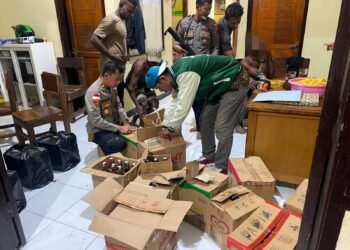 Polsek Waris Amankan Pelaku Pemalakan dan Sita Ratusan Botol Minuman Keras