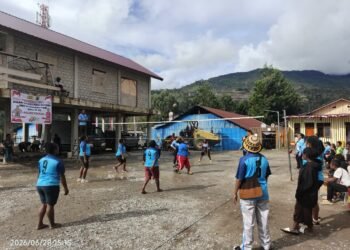 Semangat Sportivitas Kian Membara, Lomba Voli Putri HUT Bhayangkara ke-80 Polres Tolikara Masuki Babak Semifinal