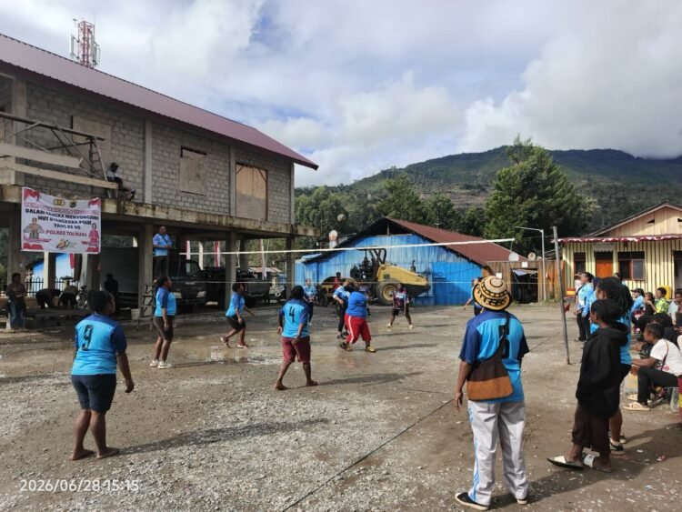 Semangat Sportivitas Kian Membara, Lomba Voli Putri HUT Bhayangkara ke-80 Polres Tolikara Masuki Babak Semifinal